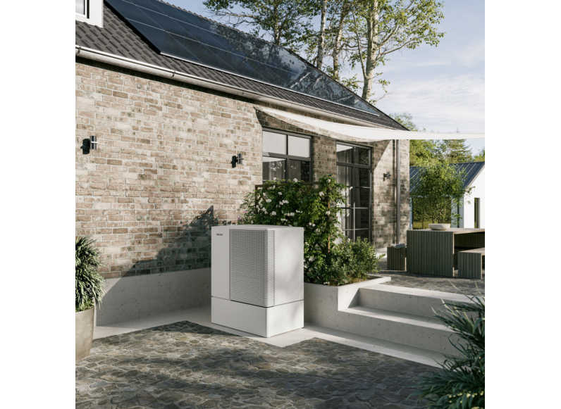 STIEBEL ELTRON Air source heat pumps HPA-O 10.2 W Plus HC 230